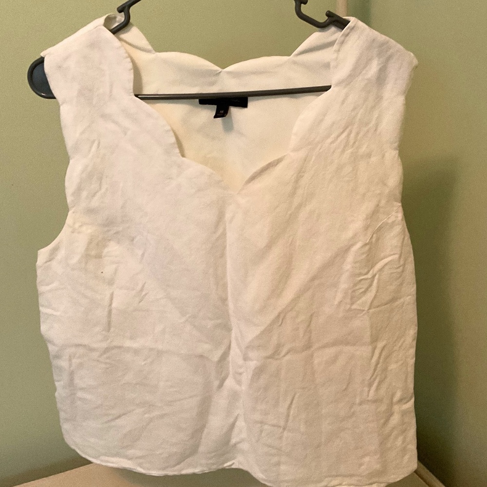 Banana Republic Womens White Sleeveless  V Neck Shirt Size Mecium